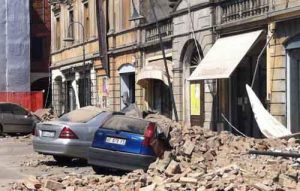 زلزال ايطاليه